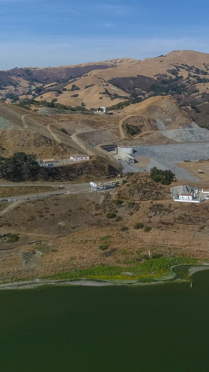 Calveras Dam
